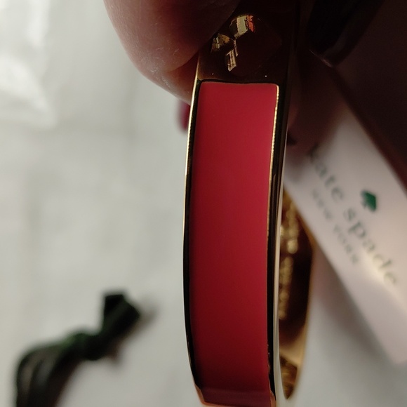 NEW Kate Spade Hole Punch Spade 10mm Hinge Bangle Bracelet Coral Enamel - Picture 6 of 6
